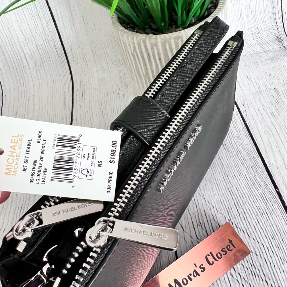 Michael Kors Wallet - Picture 7 of 10